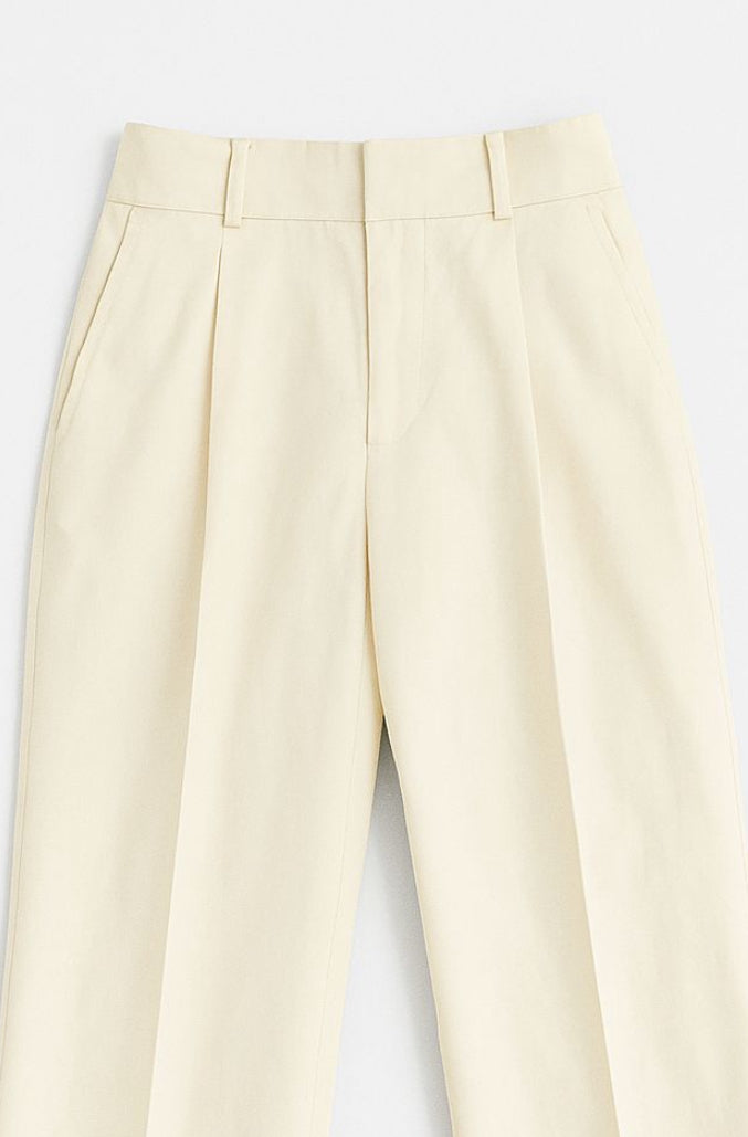 CREAM STRAIGHT FIT SINGLE PLEATED TROUSER